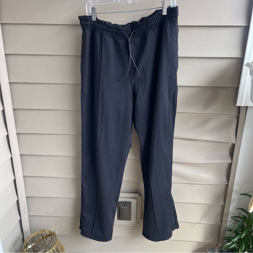 Lululemon Greatest Stride Pant Size 12 31" Inseam Zip Ankles W5BD8SP Black